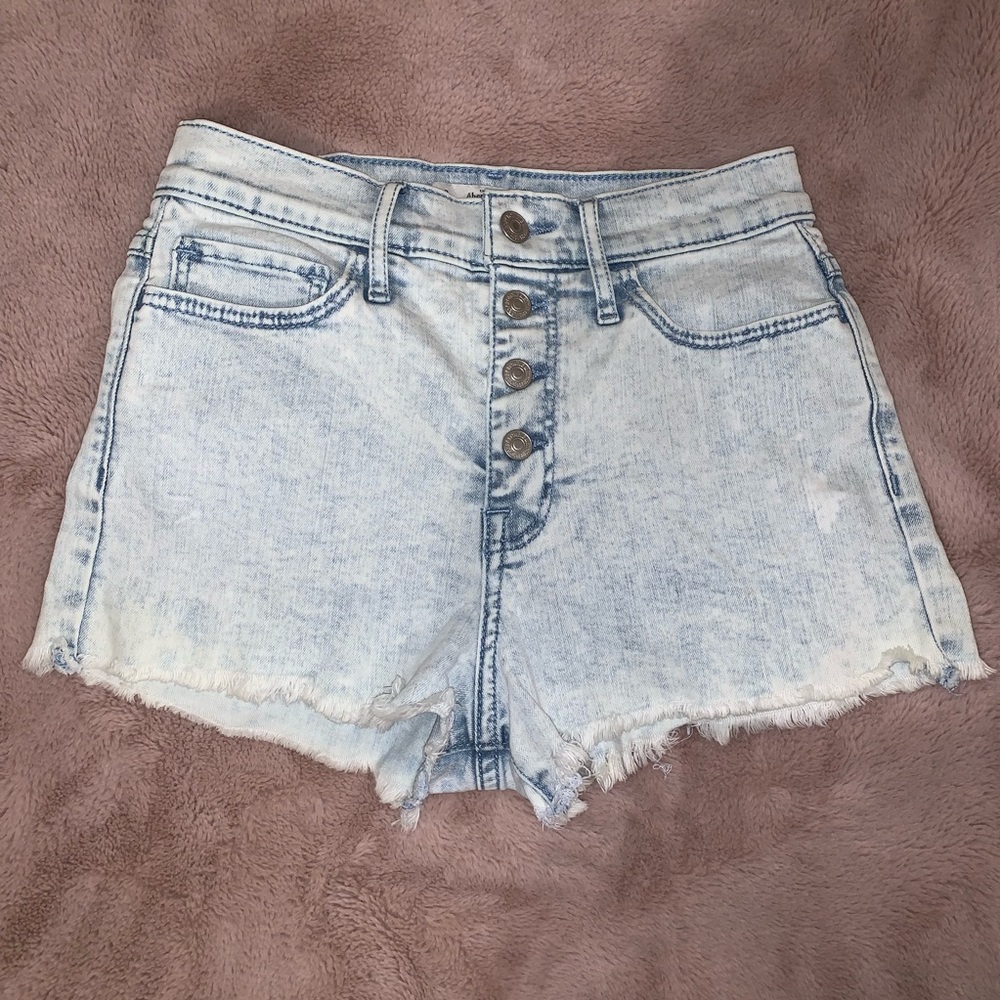 Abercrombie & Fitch light-wash shorts